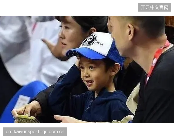 球星秀恩爱惹热搜：娱乐体育双重浪潮下的甜蜜震撼